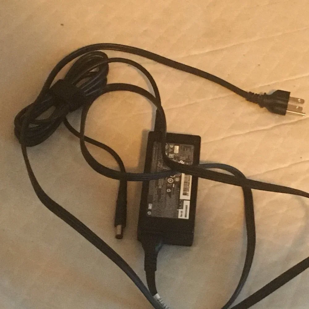 HP 65W Power Adapter TPC-LA58